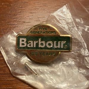 Barbour 125 years pin and pen set